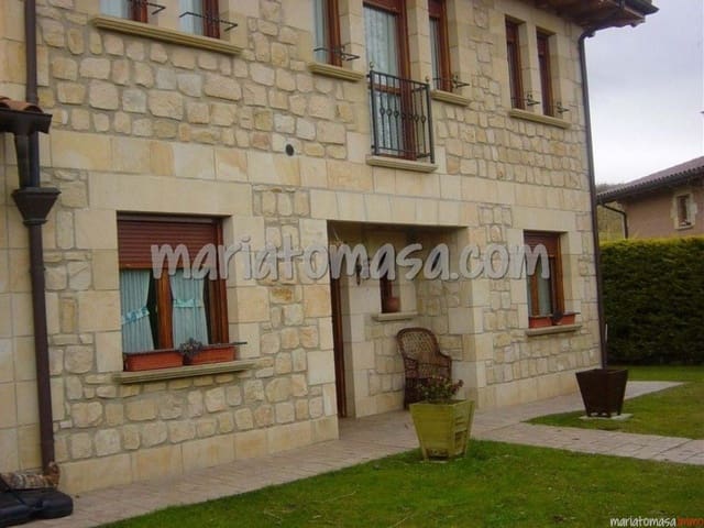 3 bedroom Villa for sale in Condado de Treviño with garage - € 450,000 (Ref: 7637822)