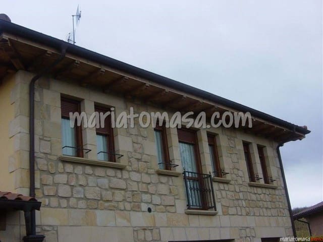 3 bedroom Villa for sale in Condado de Treviño with garage - € 450,000 (Ref: 7637822)