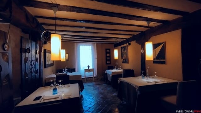 5 bedroom Villa for sale in Condado de Treviño with pool garage - € 370,000 (Ref: 7637826)