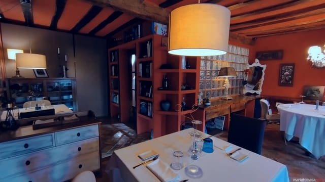 5 bedroom Villa for sale in Condado de Treviño with pool garage - € 370,000 (Ref: 7637826)