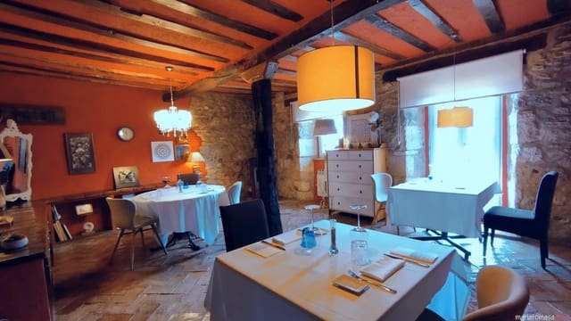 5 bedroom Villa for sale in Condado de Treviño with pool garage - € 370,000 (Ref: 7637826)