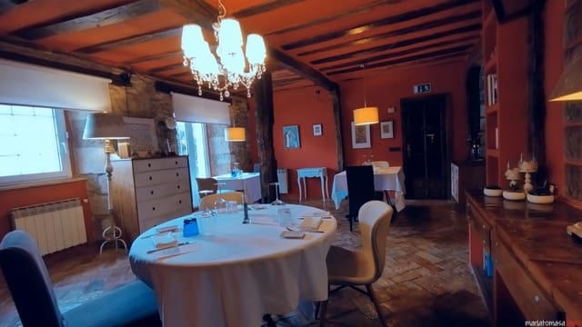 5 bedroom Villa for sale in Condado de Treviño with pool garage - € 370,000 (Ref: 7637826)