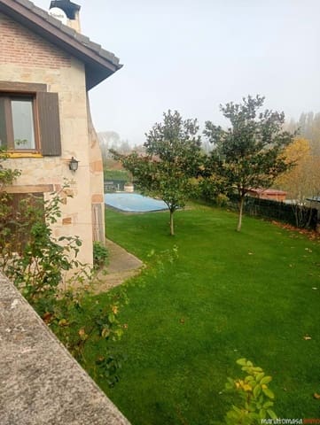 4 bedroom Townhouse for sale in Condado de Treviño with pool garage - € 595,000 (Ref: 8626190)