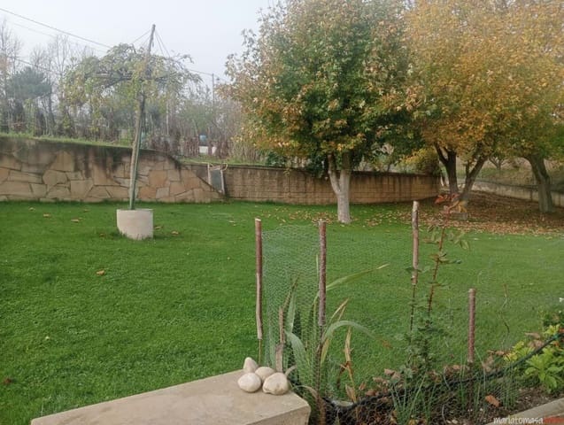 4 bedroom Townhouse for sale in Condado de Treviño with pool garage - € 595,000 (Ref: 8626190)