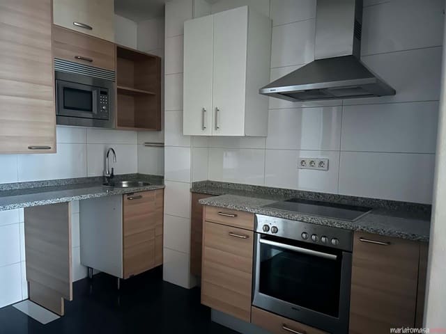 2 bedroom Apartment for sale in Vitoria-Gasteiz - € 329,000 (Ref: 8720141)