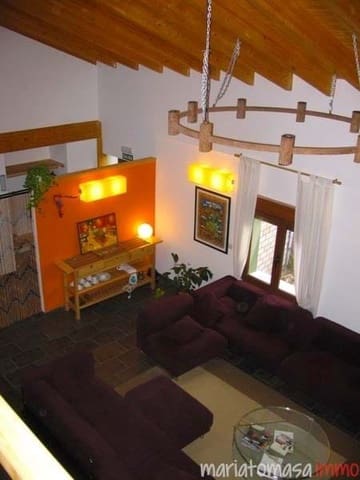 7 bedroom Finca/Country House for sale in Condado de Treviño with pool garage - € 690,000 (Ref: 8997283)