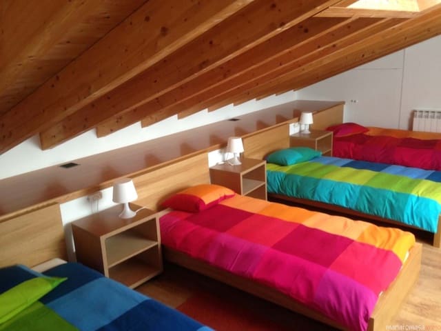 7 bedroom Finca/Country House for sale in Condado de Treviño with pool garage - € 690,000 (Ref: 8997283)