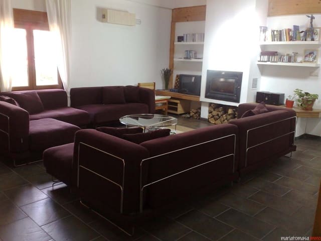 7 bedroom Finca/Country House for sale in Condado de Treviño with pool garage - € 690,000 (Ref: 8997283)