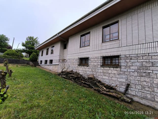 6 soveværelse Villa til salg i Urcabustaiz med garage - € 595.000 (Ref: 9028533)