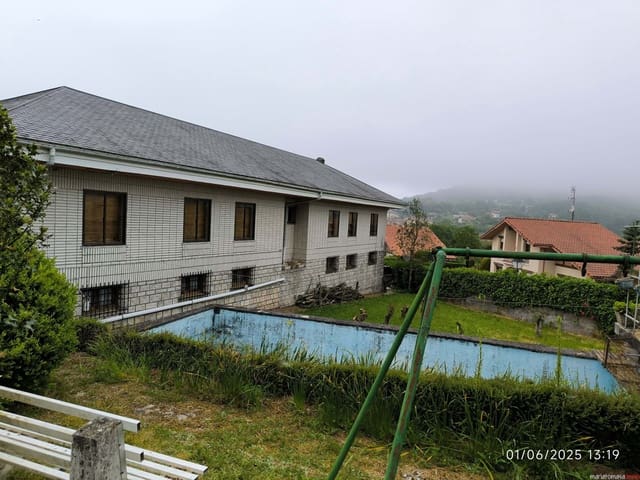 6 soveværelse Villa til salg i Urcabustaiz med garage - € 595.000 (Ref: 9028533)