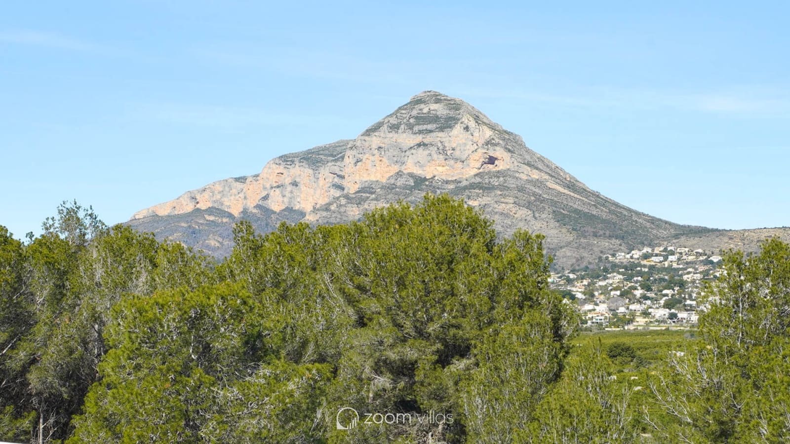 3 soveværelse Villa til salg i Javea / Xabia med swimmingpool - € 1.095.000 (Ref: 10006369)
