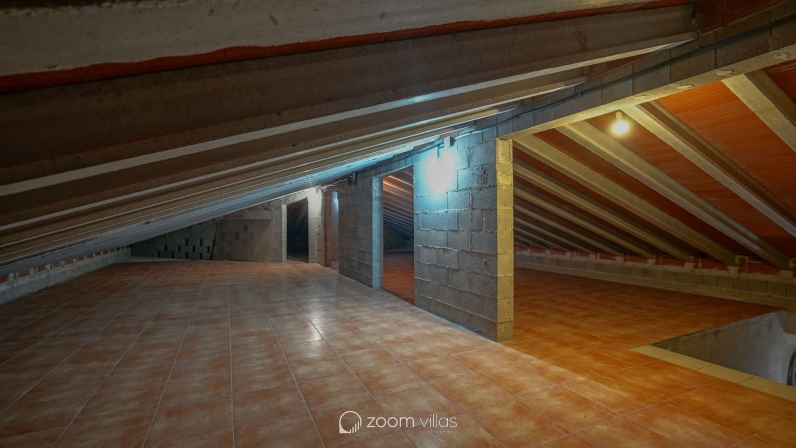 4 sypialnia Willa na sprzedaż w Benitachell / Benitatxell z basenem garażem - 1 240 000 € (Ref: 10006370)