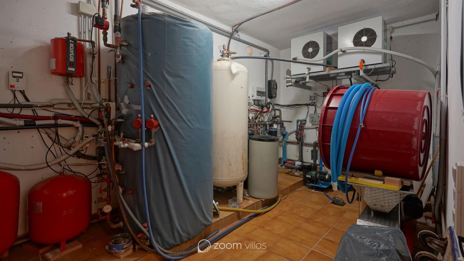 4 sypialnia Willa na sprzedaż w Benitachell / Benitatxell z basenem garażem - 1 240 000 € (Ref: 10006370)