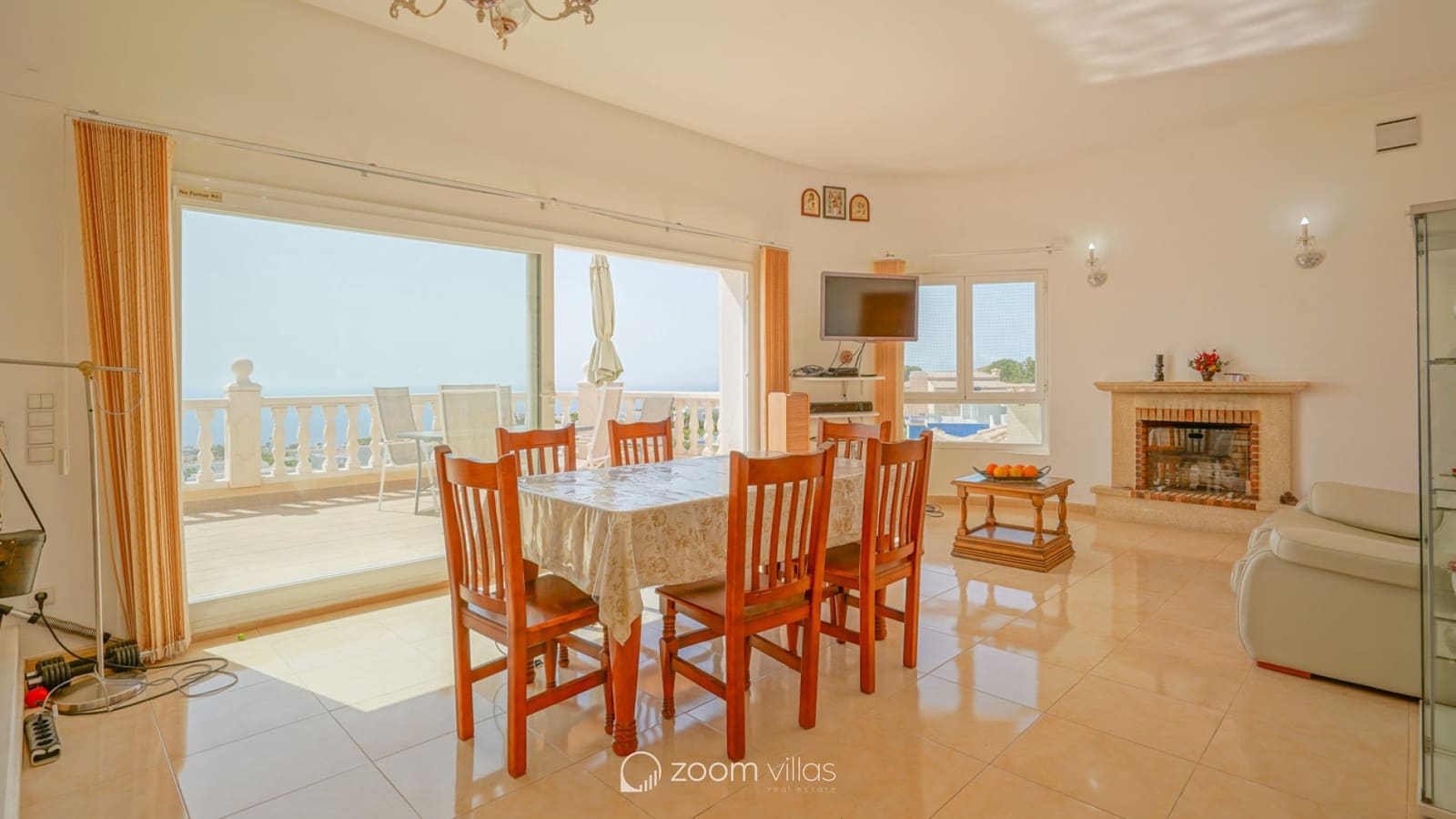 Chalet de 3 habitaciones en Cumbre del Sol en venta con piscina garaje - 715.000 € (Ref: 10006371)