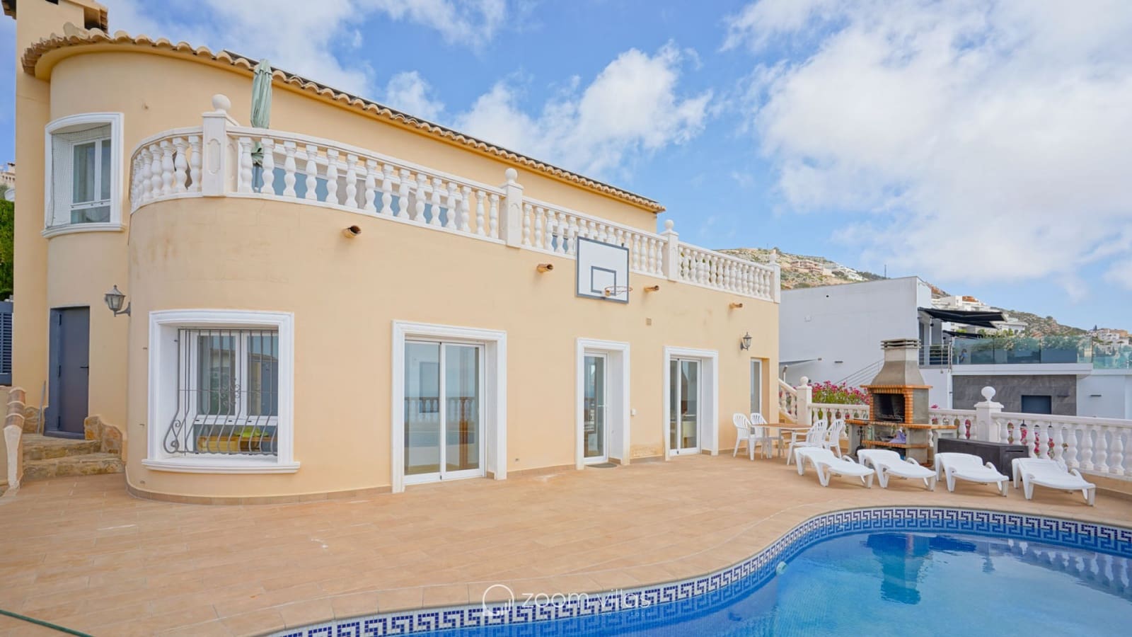 Chalet de 3 habitaciones en Cumbre del Sol en venta con piscina garaje - 715.000 € (Ref: 10006371)