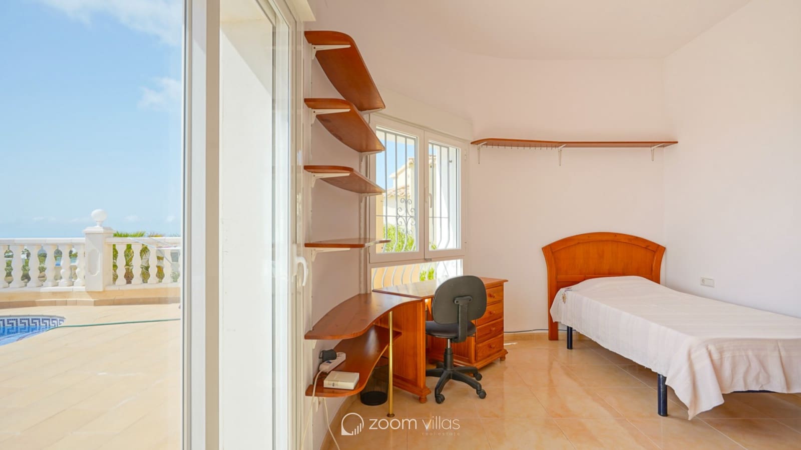 Chalet de 3 habitaciones en Cumbre del Sol en venta con piscina garaje - 715.000 € (Ref: 10006371)