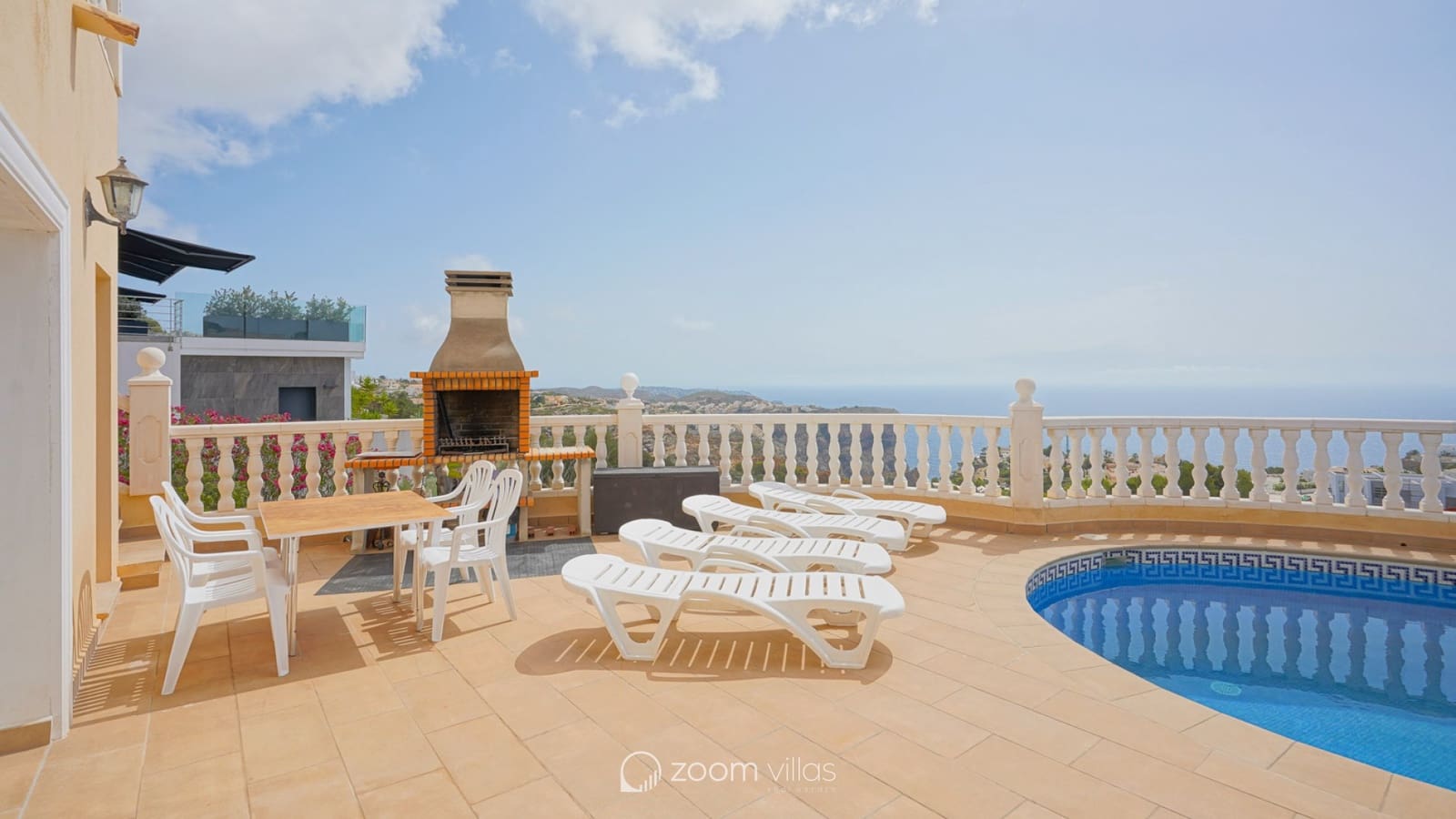 Chalet de 3 habitaciones en Cumbre del Sol en venta con piscina garaje - 715.000 € (Ref: 10006371)