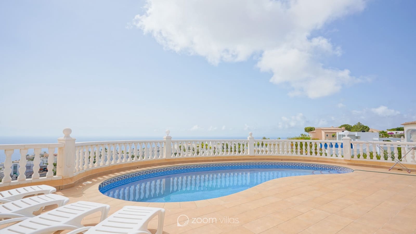 Chalet de 3 habitaciones en Cumbre del Sol en venta con piscina garaje - 715.000 € (Ref: 10006371)