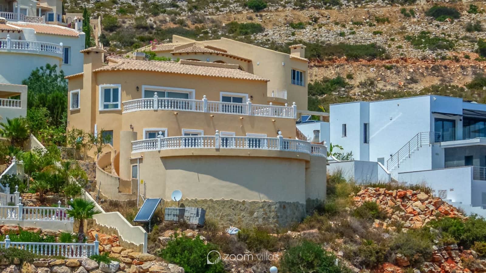 Chalet de 3 habitaciones en Cumbre del Sol en venta con piscina garaje - 715.000 € (Ref: 10006371)