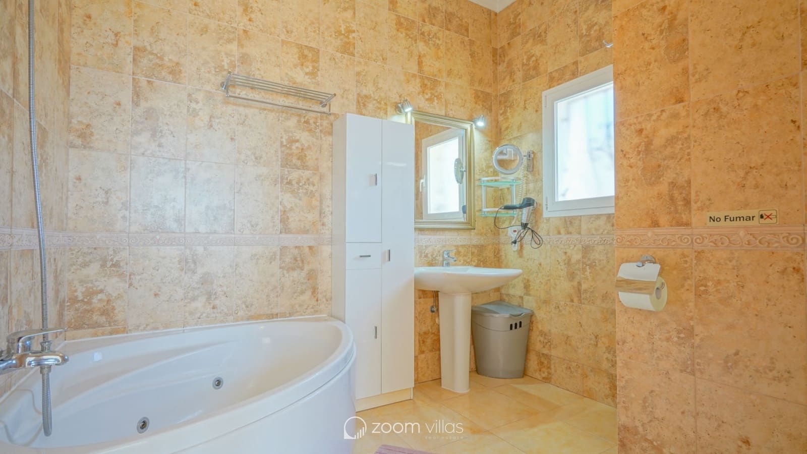 Chalet de 3 habitaciones en Cumbre del Sol en venta con piscina garaje - 715.000 € (Ref: 10006371)
