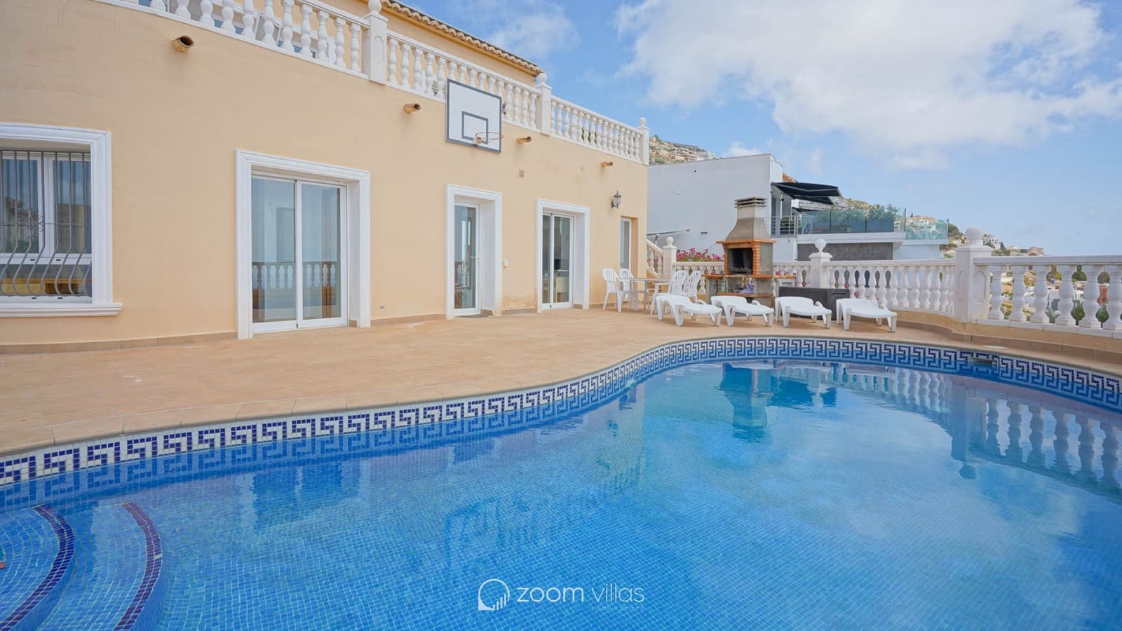 Chalet de 3 habitaciones en Cumbre del Sol en venta con piscina garaje - 715.000 € (Ref: 10006371)