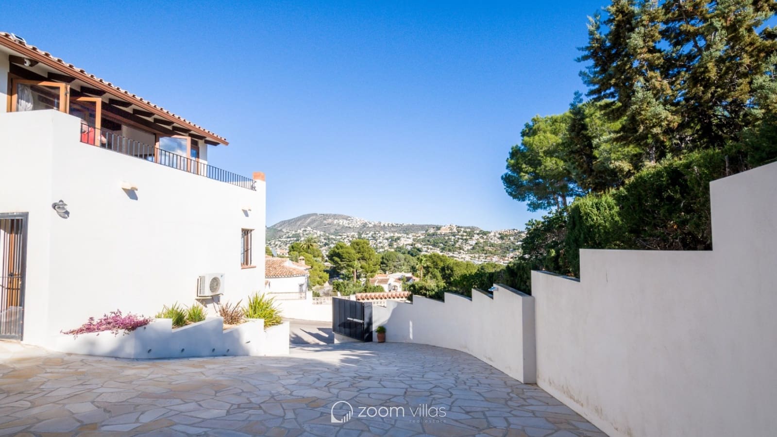 Chalet de 4 habitaciones en Moraira en venta con piscina garaje - 1.190.000 € (Ref: 10006824)