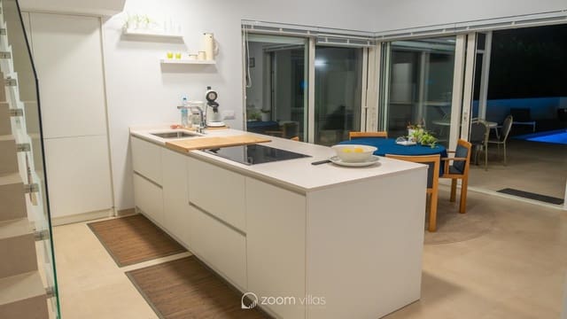 4 chambre Villa/Maison à vendre à Calpe / Calp avec piscine garage - 1 380 000 € (Ref: 10012298)