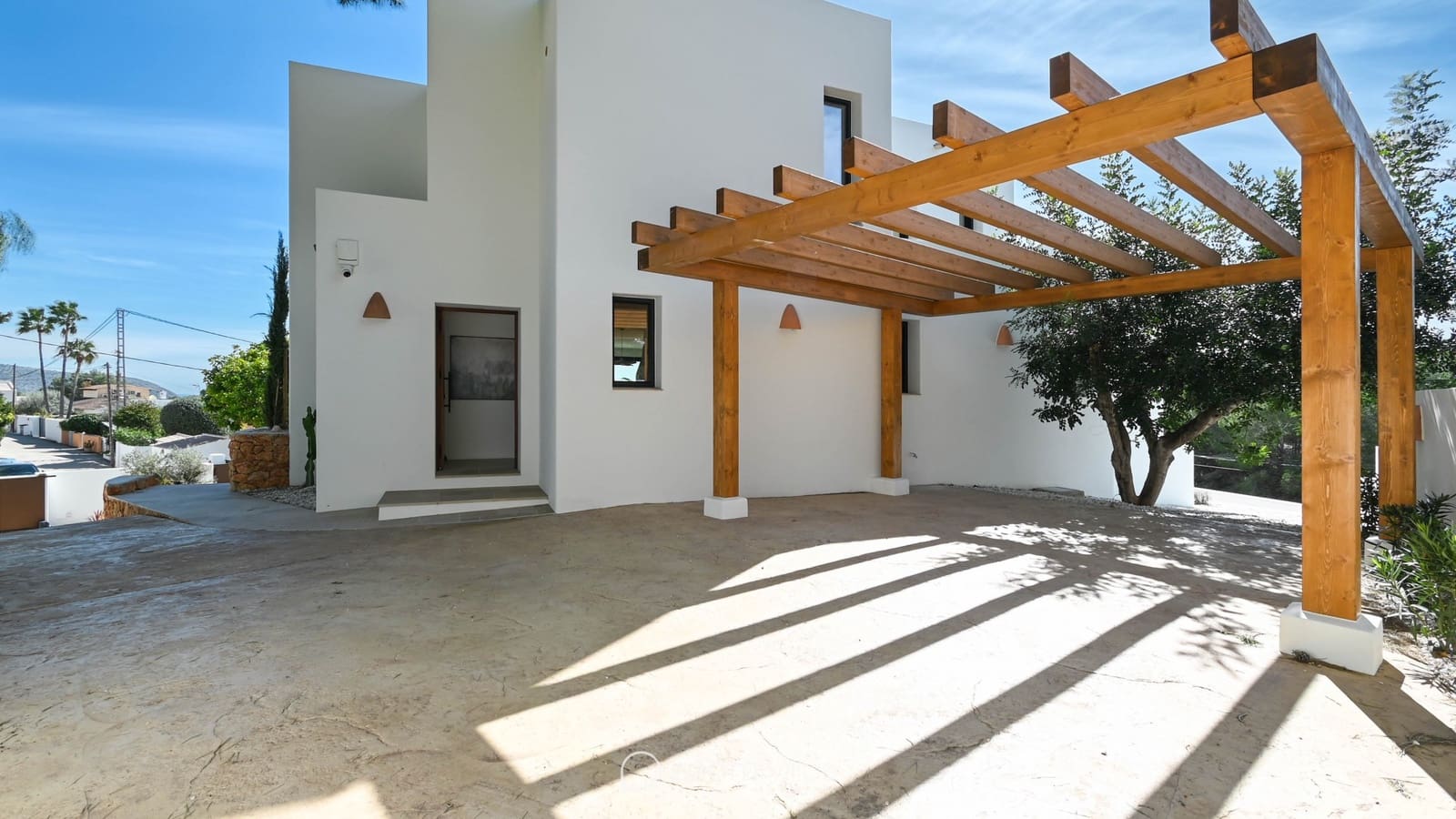 4 bedroom Villa for sale in Moraira with pool garage - € 2,275,000 (Ref: 10019562)
