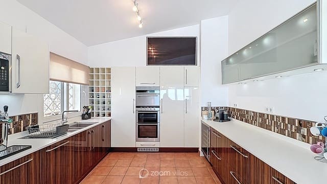 4 sovrum Villa till salu i Cumbre del Sol, Benitachell / Benitatxell med pool garage - 1 550 000 € (Ref: 10028998)