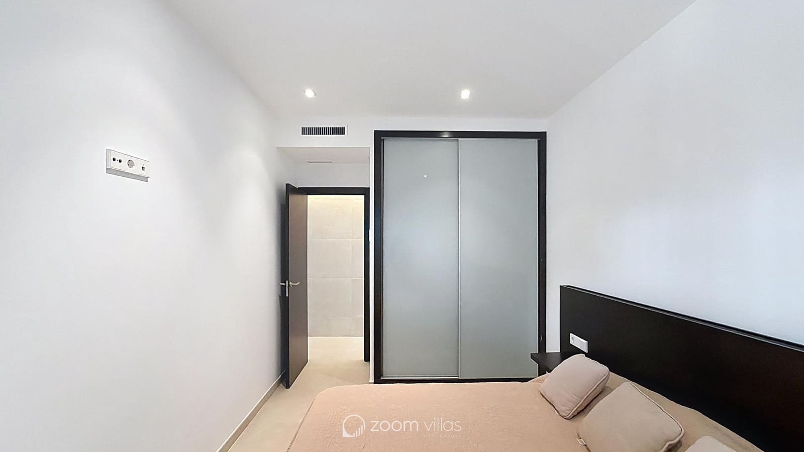 4 Zimmer Villa zu verkaufen in Cumbre del Sol mit Pool Garage - 1.250.000 € (Ref: 10029052)