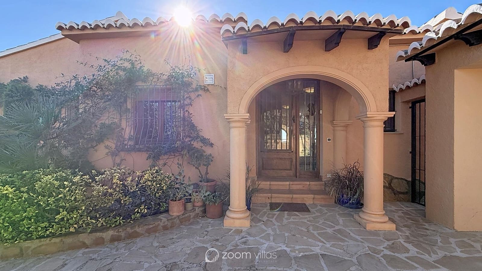 4 bedroom Villa for sale in Cumbre del Sol with pool garage - € 2,350,000 (Ref: 10029053)