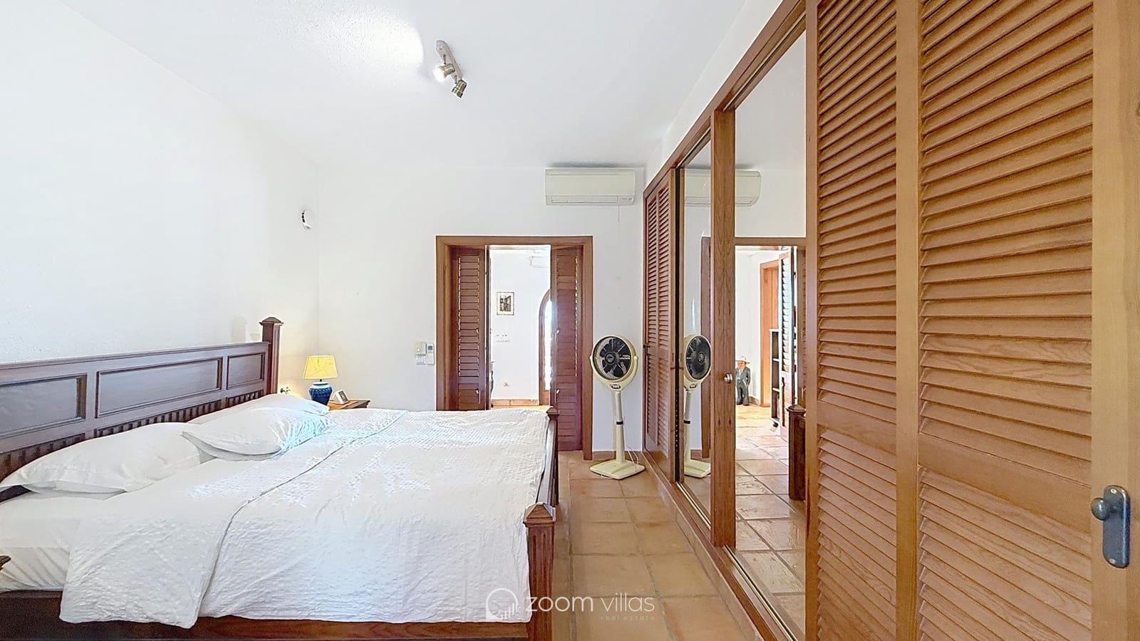 4 bedroom Villa for sale in Cumbre del Sol with pool garage - € 2,350,000 (Ref: 10029053)