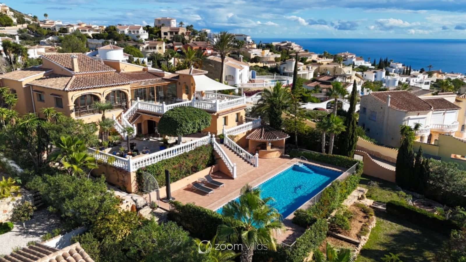 4 bedroom Villa for sale in Cumbre del Sol with pool garage - € 2,350,000 (Ref: 10029053)