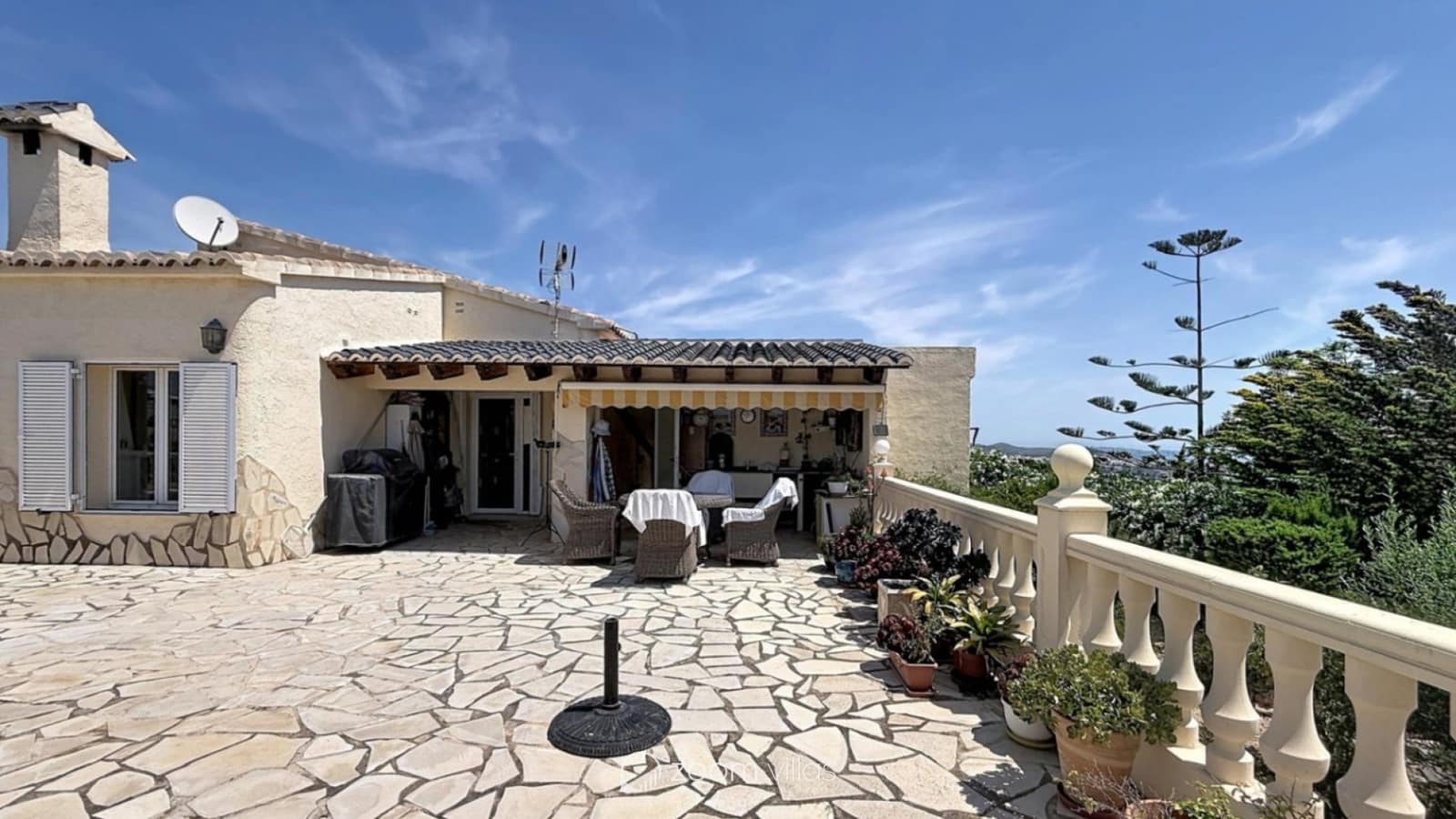 3 sovrum Villa till salu i Cumbre del Sol med pool garage - 750 000 € (Ref: 10035659)