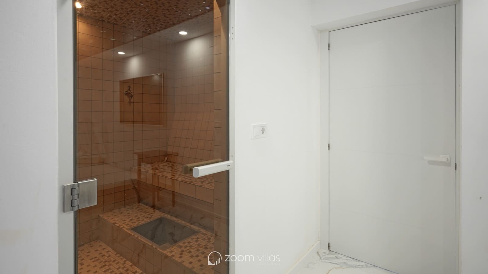 5 soveværelse Villa til salg i Calpe / Calp med swimmingpool garage - € 729.000 (Ref: 10111125)