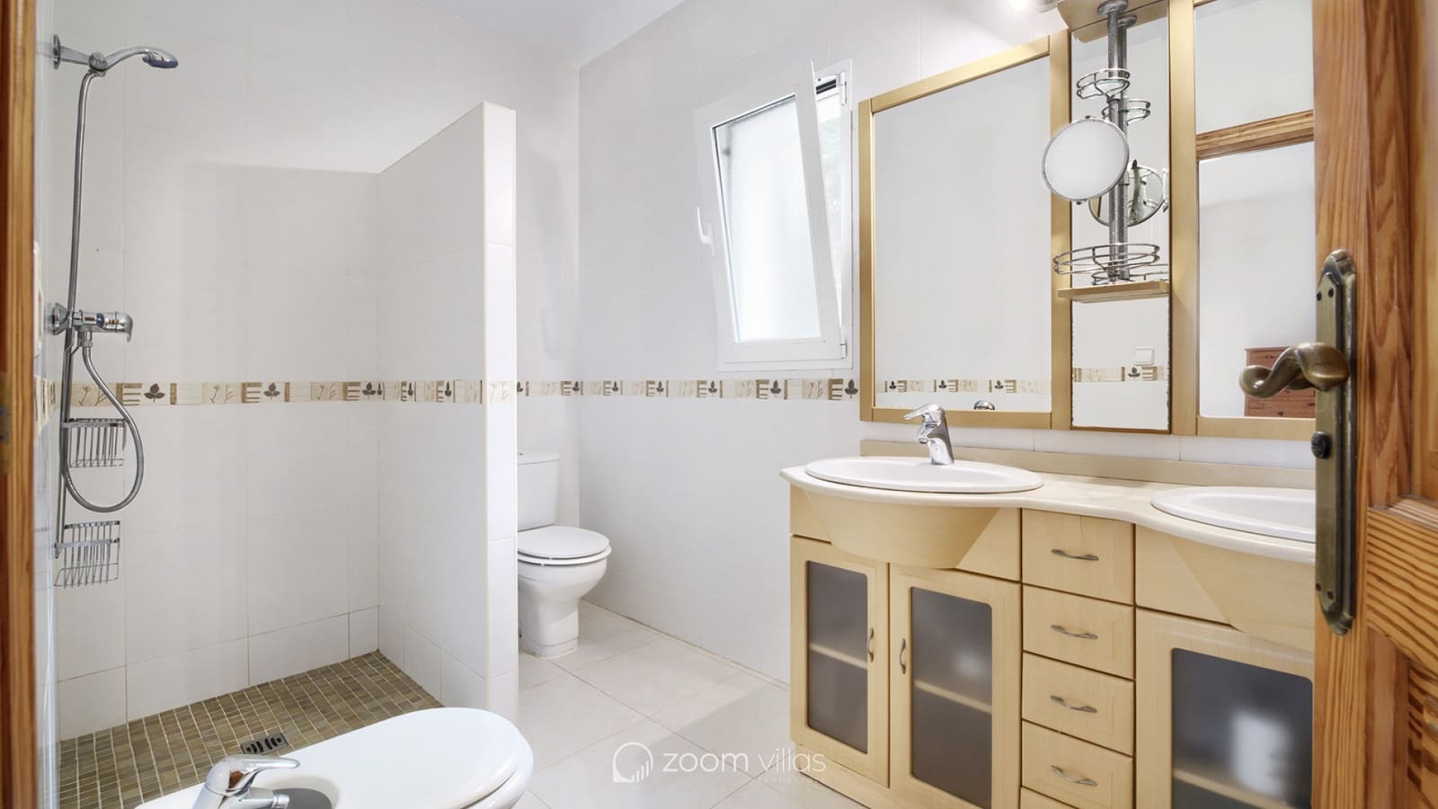 5 bedroom Villa for sale in Javea / Xabia with pool - € 749,000 (Ref: 10165384)