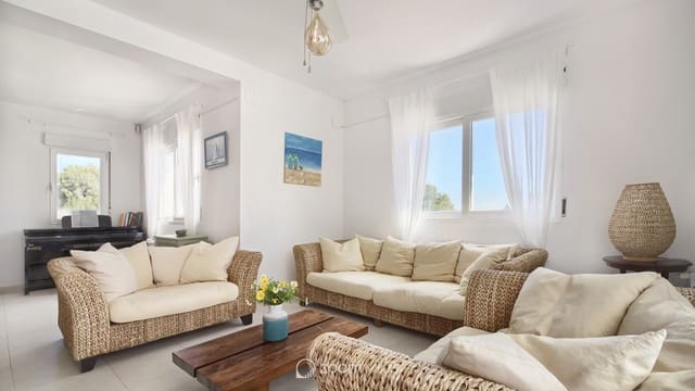 5 slaapkamer Villa te koop in Partides comunes - Adsubia, Javea / Xàbia met zwembad - € 749.000 (Ref: 10165384)