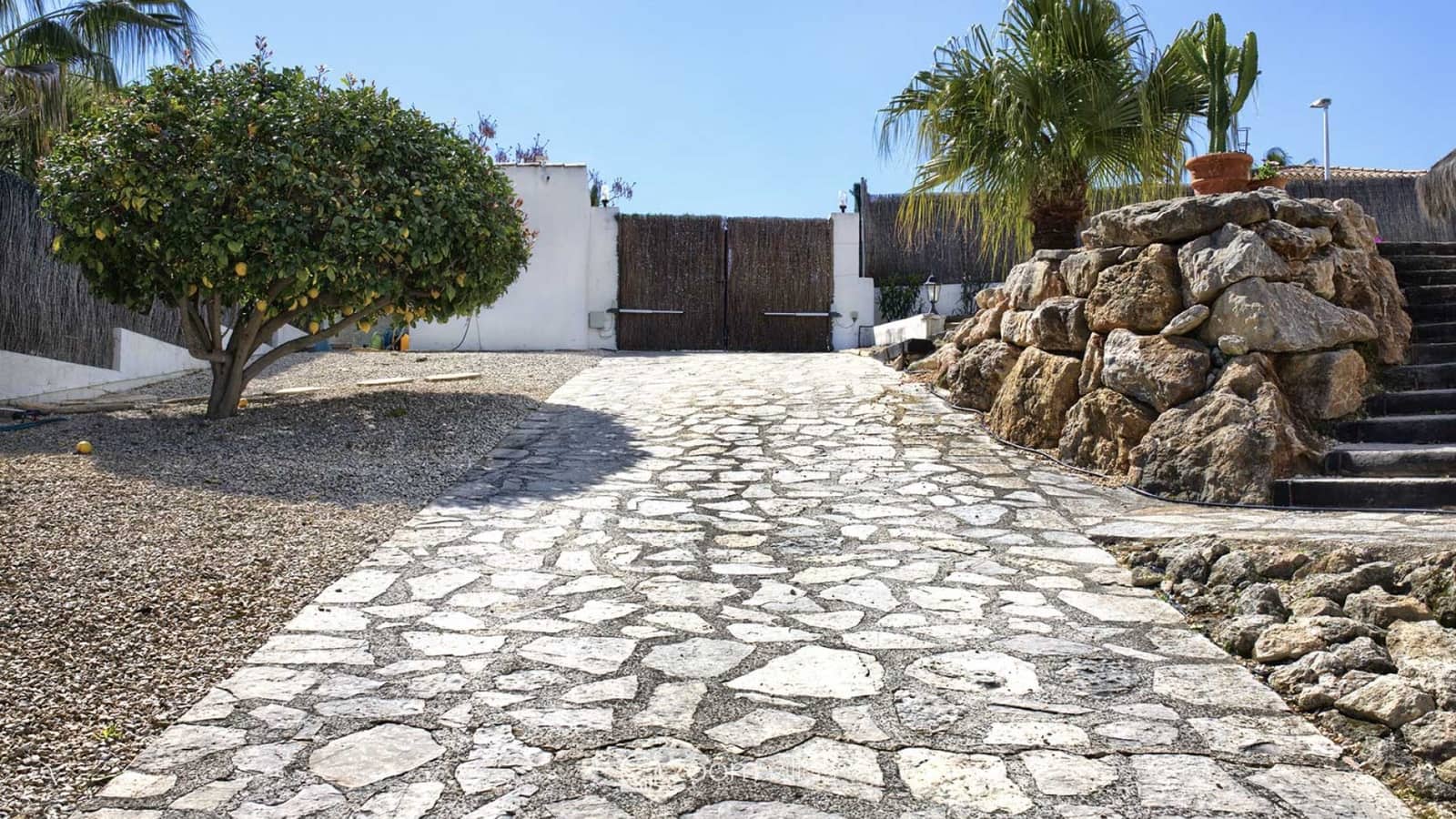 5 bedroom Villa for sale in Javea / Xabia with pool - € 749,000 (Ref: 10165384)
