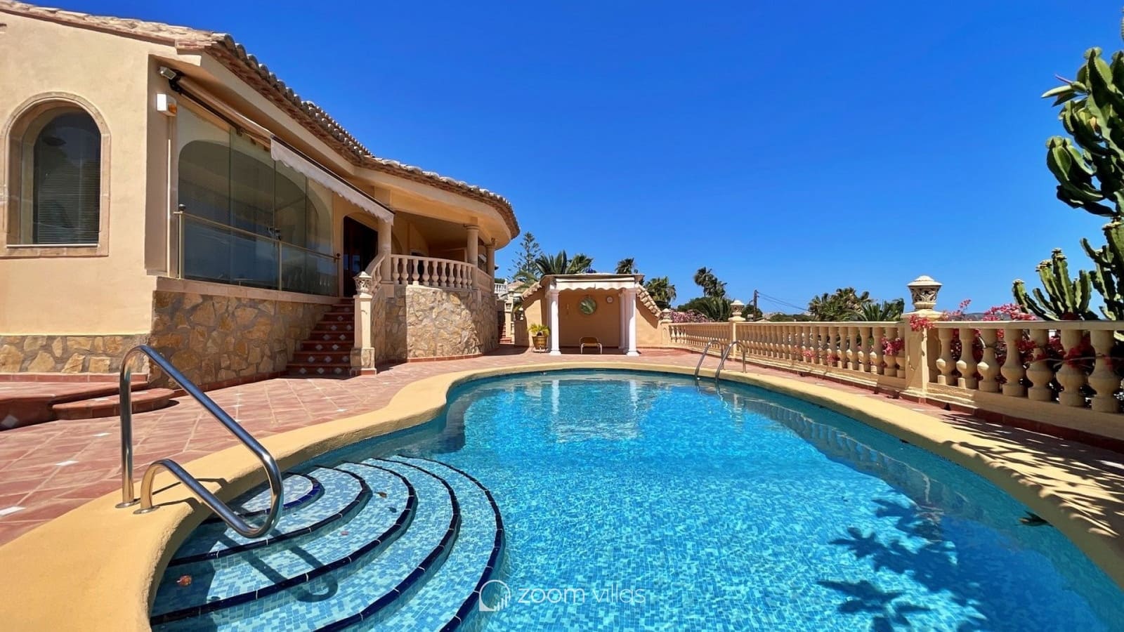 4 bedroom Villa for sale in Moraira with pool garage - € 899,000 (Ref: 10165856)