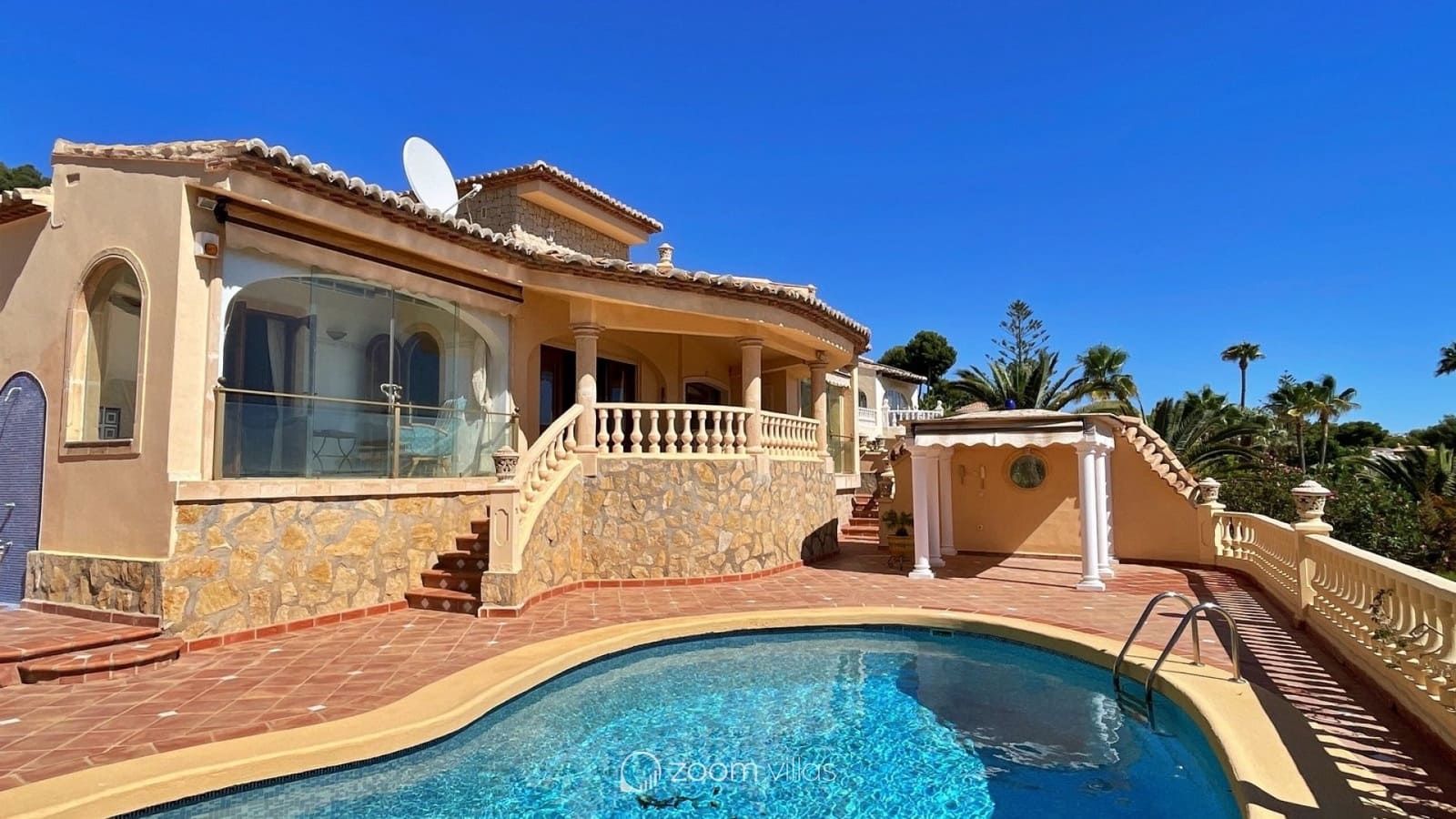 4 bedroom Villa for sale in Moraira with pool garage - € 899,000 (Ref: 10165856)