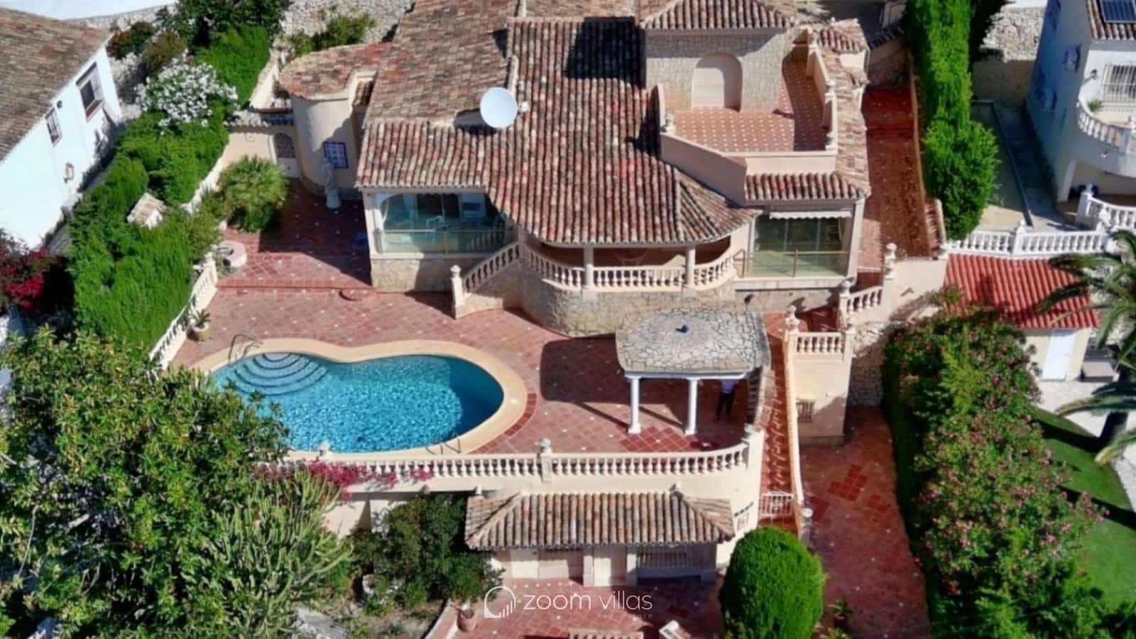 4 bedroom Villa for sale in Moraira with pool garage - € 899,000 (Ref: 10165856)