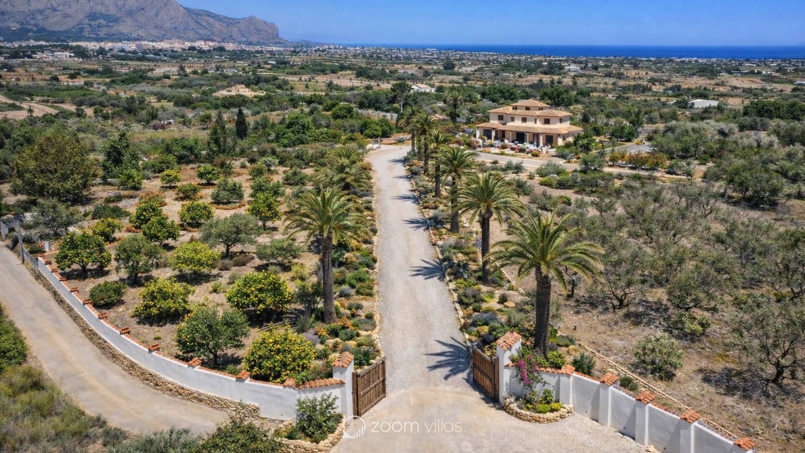 Chalet de 5 habitaciones en Pedreguer en venta con piscina garaje - 2.495.000 € (Ref: 10167472)