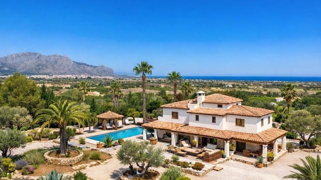 Chalet de 5 habitaciones en Pedreguer en venta con piscina garaje - 2.495.000 € (Ref: 10167472)