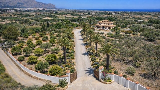 Chalet de 5 habitaciones en Pedreguer en venta con piscina garaje - 2.495.000 € (Ref: 10167472)