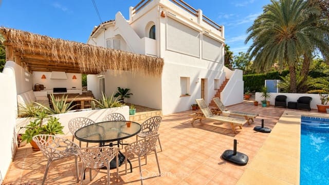 4 soverom Villa til salgs i El Portet - Pla de Mar, Teulada-Moraira med svømmebasseng garasje - € 1 100 000 (Ref: 10183725)