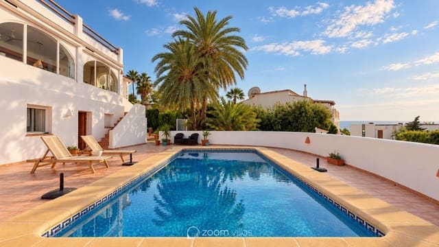 4 soverom Villa til salgs i El Portet - Pla de Mar, Teulada-Moraira med svømmebasseng garasje - € 1 100 000 (Ref: 10183725)