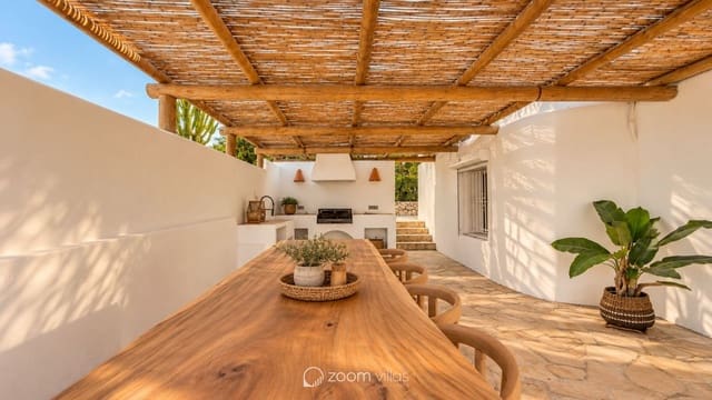 4 soverom Villa til salgs i El Portet - Pla de Mar, Teulada-Moraira med svømmebasseng garasje - € 1 100 000 (Ref: 10183725)