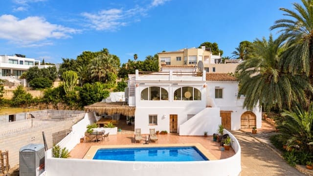 4 sypialnia Willa na sprzedaż w El Portet - Pla de Mar, Teulada-Moraira z basenem garażem - 1 100 000 € (Ref: 10183725)