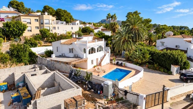 4 sypialnia Willa na sprzedaż w El Portet - Pla de Mar, Teulada-Moraira z basenem garażem - 1 100 000 € (Ref: 10183725)