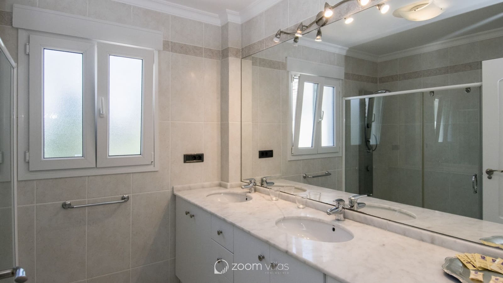 1 soverom Leilighet til salgs i Benissa med svømmebasseng garasje - € 330 000 (Ref: 10187602)